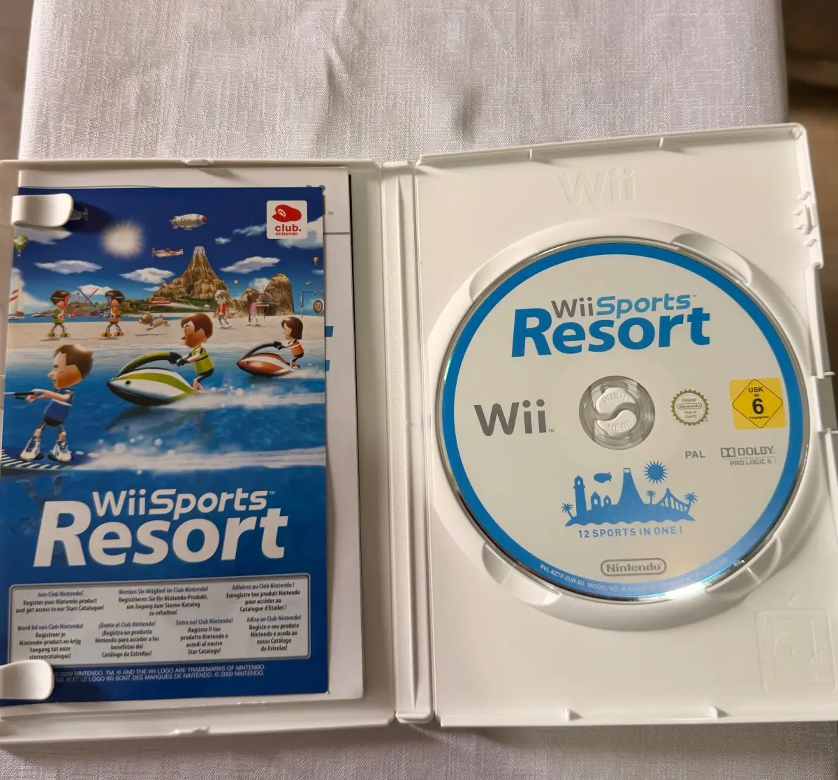 Wii Sports Resort – Nintendo Wii  2