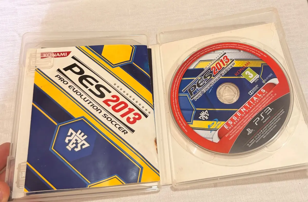 PES 2013 – Essentials | PS3  2