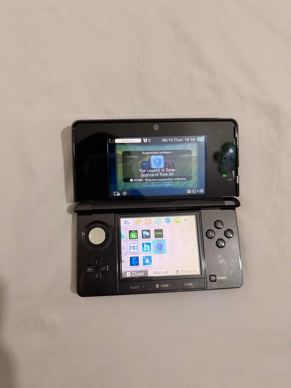 נינטנדו 3DS שחור - פרוץ עם חנות משחקים + ערכת אביזרים מלאה