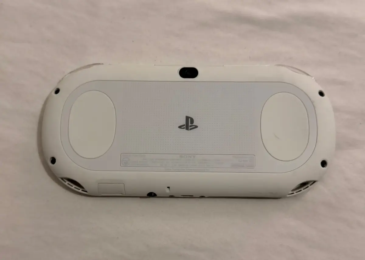 Ps vita 2000 white  2