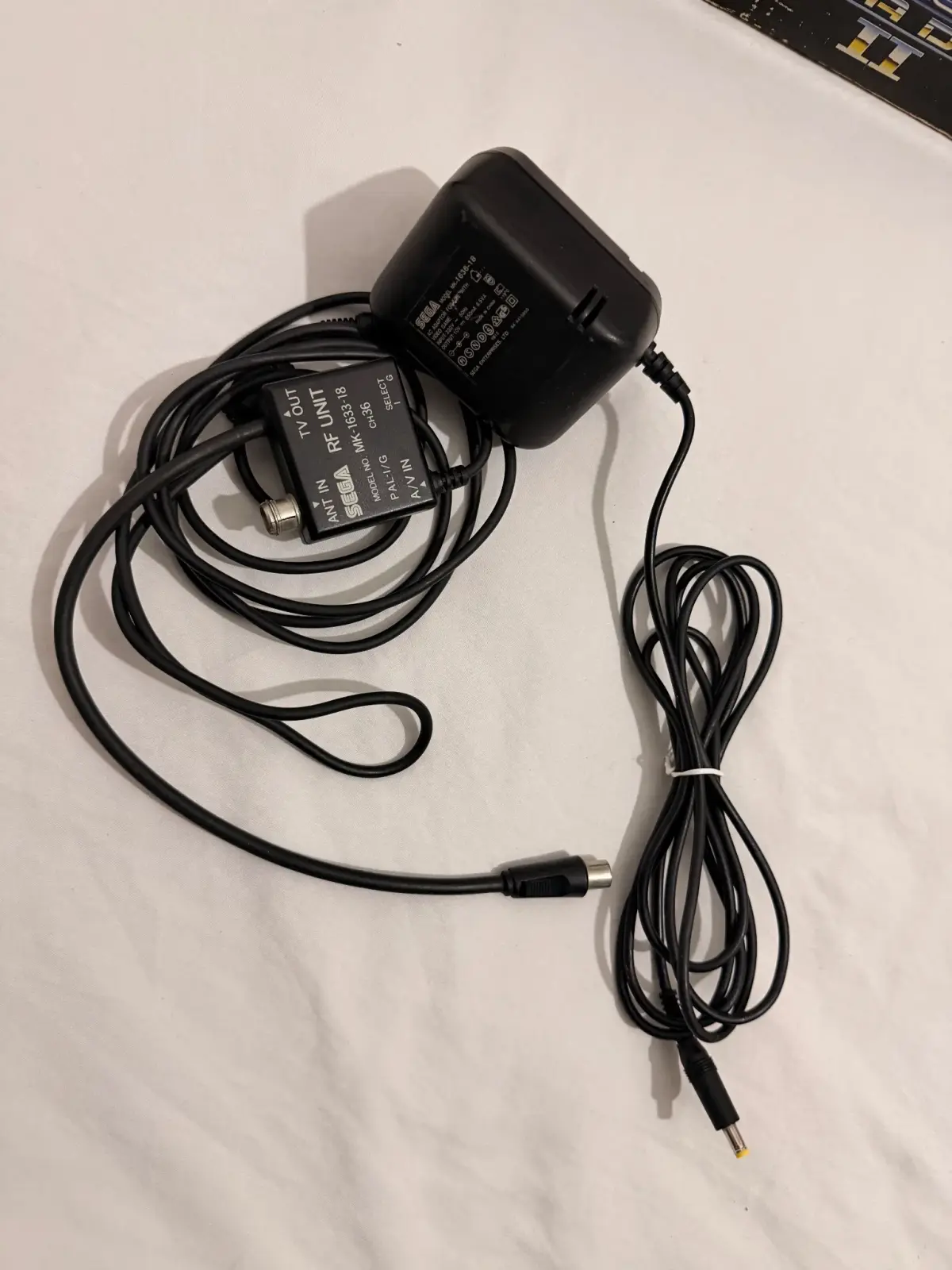 SEGA Mega Drive II מקורי באריזה – 2 שלטים, מחסנית 150-in-1 וניירת מקורית 9