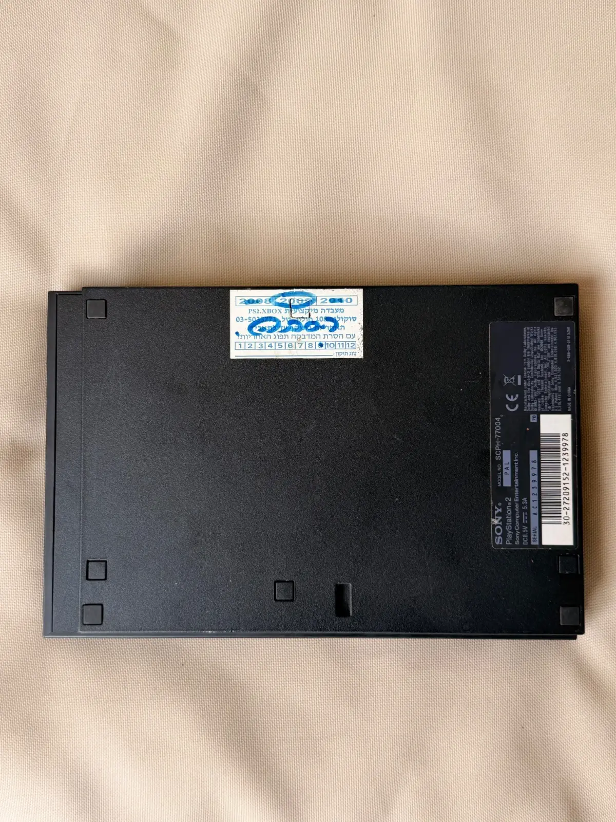 Sony PlayStation 2 Slim SCPH-77004 פרוצה – שלט, כרטיס זיכרון 8MB וכבלים 3